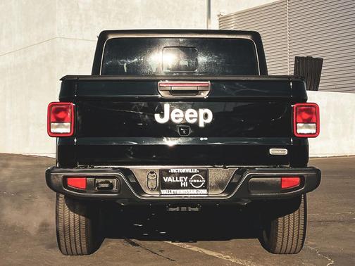 2023 Jeep Gladiator Overland