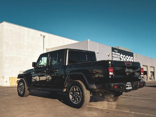 2023 Jeep Gladiator Overland