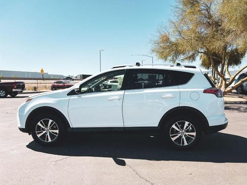 Super White 2016 Toyota RAV4 XLE