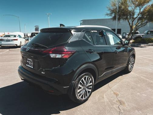 Super Black 2021 Nissan Kicks SV