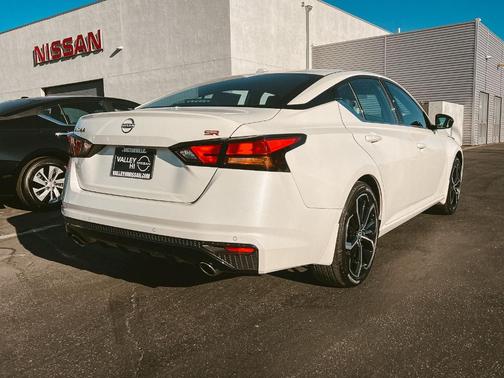 2025 Nissan Altima SR
