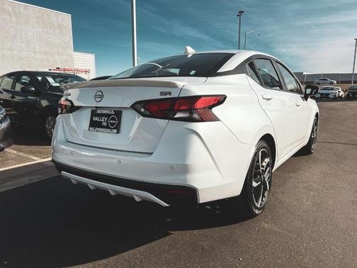2025 Nissan Versa 1.6 SR
