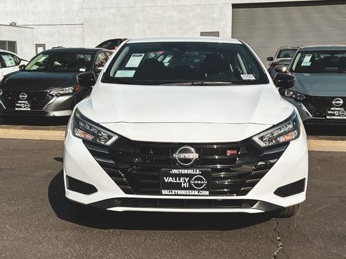 2025 Nissan Versa 1.6 SR