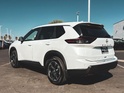 Everest White P 2026 Nissan Rogue SV