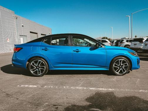 2025 Nissan Sentra SR