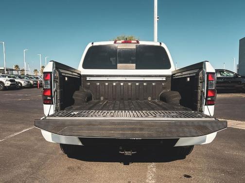 2024 Nissan Frontier SL