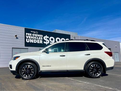 2020 Nissan Pathfinder SV