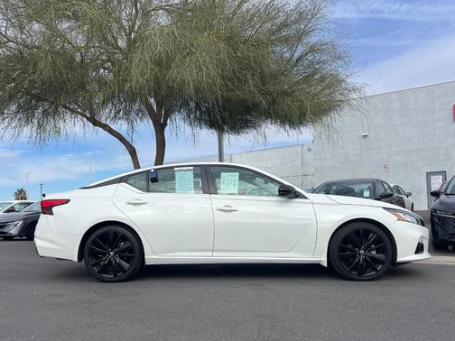 2022 Nissan Altima 2.5 SR