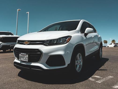 Summit White 2020 Chevrolet Trax LS