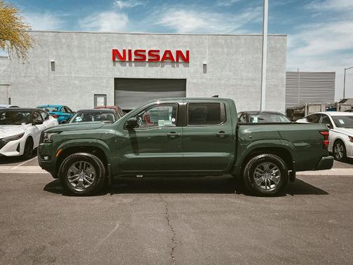 2025 Nissan Frontier SV