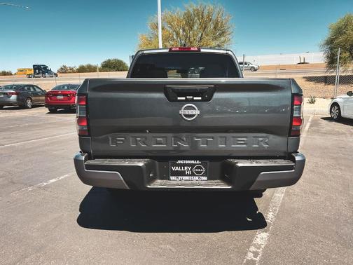 2023 Nissan Frontier SV