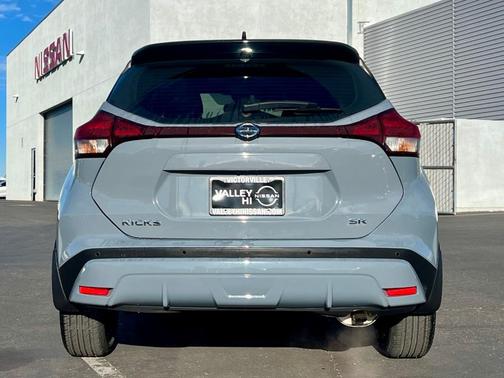 2021 Nissan Kicks SR