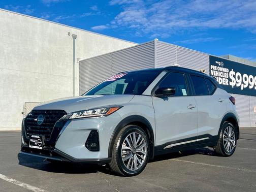 2021 Nissan Kicks SR