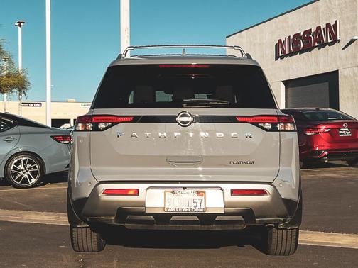 2024 Nissan Pathfinder Platinum