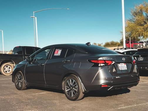 2025 Nissan Versa 1.6 SV