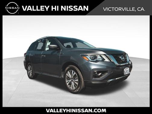 2020 Nissan Pathfinder SV