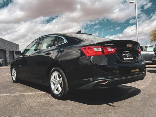Mosaic Black Metallic 2023 Chevrolet Malibu 1LS