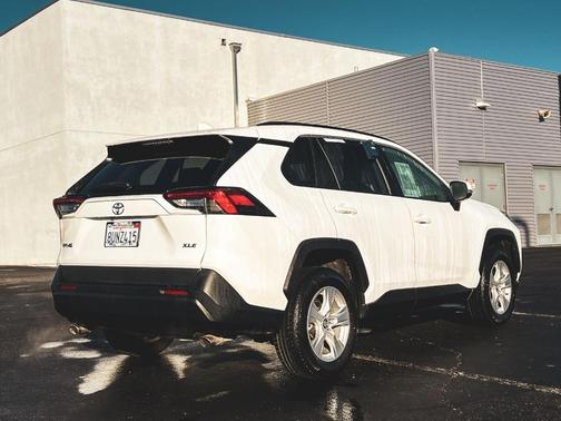 2020 Toyota RAV4 XLE