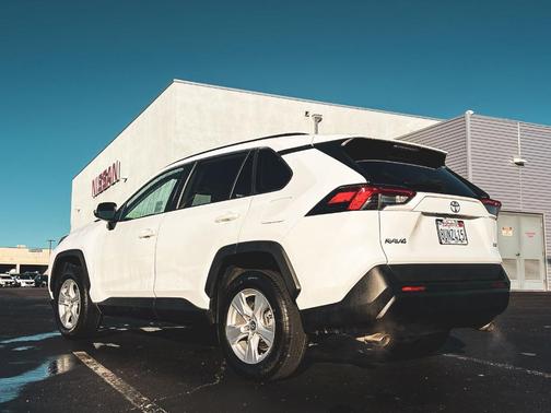 2020 Toyota RAV4 XLE