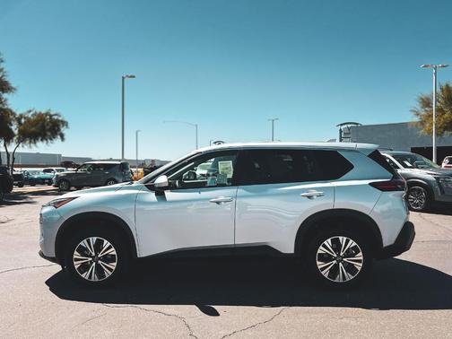 Brilliant Silver Metallic 2023 Nissan Rogue SV
