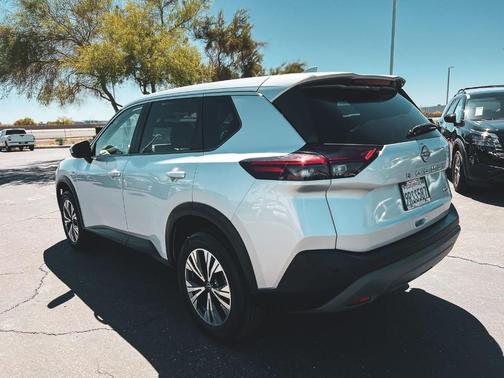 Brilliant Silver Metallic 2023 Nissan Rogue SV