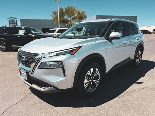 Brilliant Silver Metallic 2023 Nissan Rogue SV