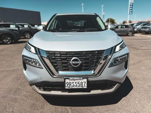 Brilliant Silver Metallic 2023 Nissan Rogue SV