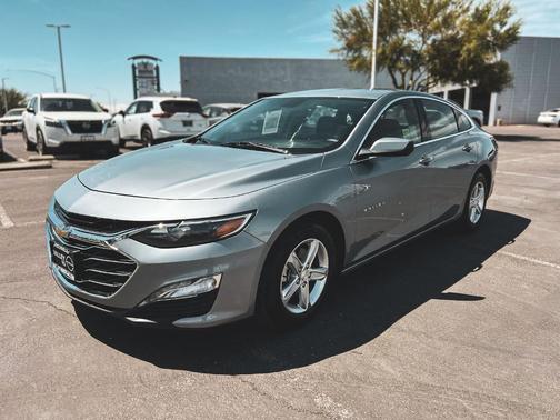 Sterling Gray Metallic 2024 Chevrolet Malibu LT
