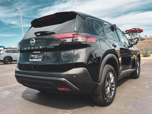 Black 2021 Nissan Rogue S