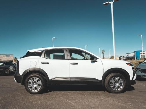 Fresh Powder 2026 Nissan Kicks S