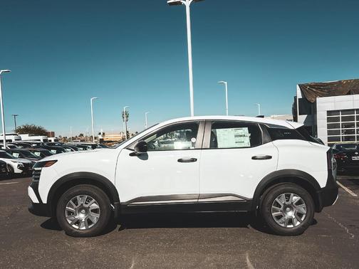 Fresh Powder 2026 Nissan Kicks S