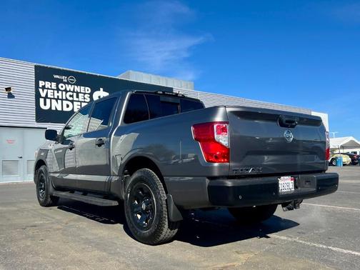 2022 Nissan Titan S