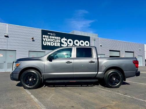 2022 Nissan Titan S