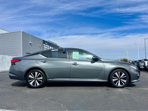 2021 Nissan Altima 2.5 SV