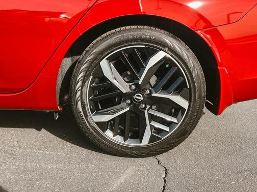 2025 Nissan Versa 1.6 SR