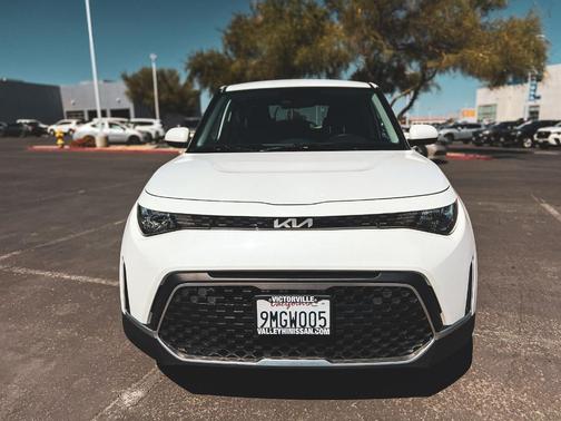 Snow White Pearl 2024 Kia Soul LX