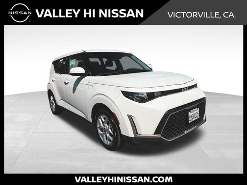 Snow White Pearl 2024 Kia Soul LX