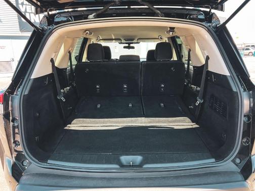 Black 2022 Nissan Pathfinder SV
