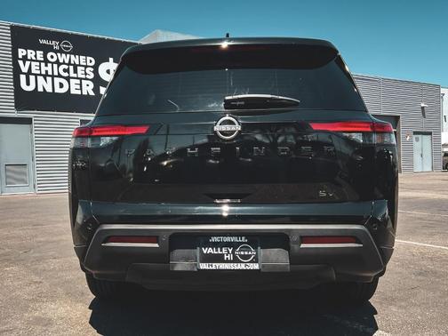 Black 2022 Nissan Pathfinder SV