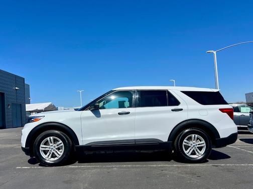 2024 Ford Explorer Base