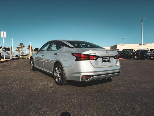 Brilliant Silver Metallic 2024 Nissan Altima 2.5 S