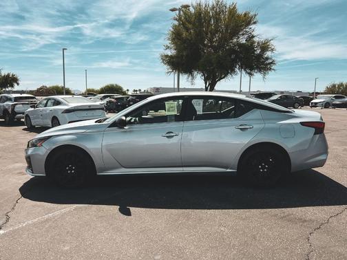 Brilliant Silver Metallic 2024 Nissan Altima 2.5 S