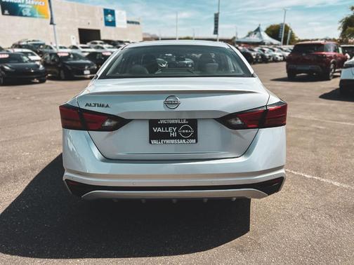 Brilliant Silver Metallic 2024 Nissan Altima 2.5 S