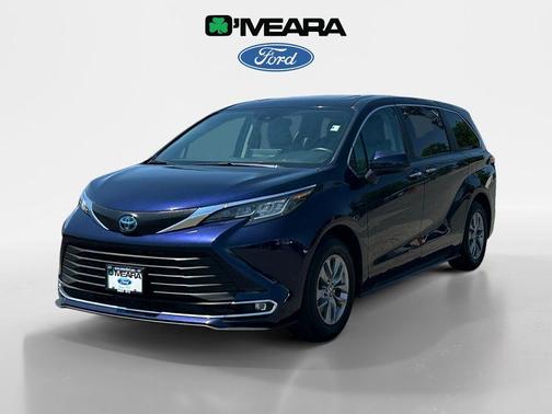 2022 Toyota Sienna XLE