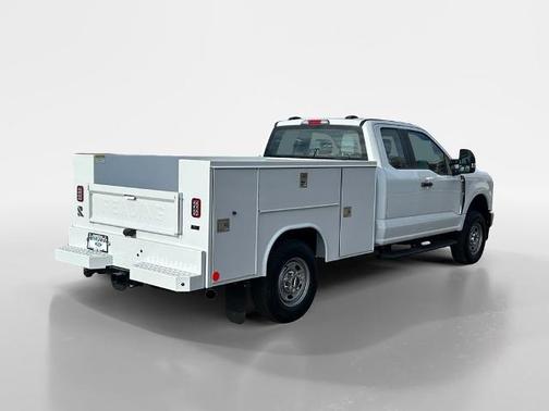 Oxford White 2026 Ford F-250 XL