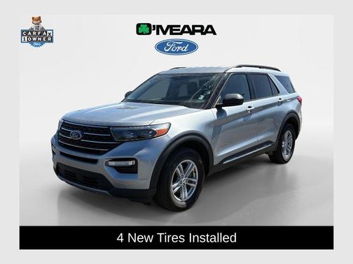 Iconic Silver Metallic 2023 Ford Explorer XLT