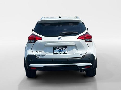 Aspen White 2020 Nissan Kicks SR