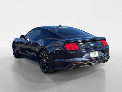 2021 Ford Mustang EcoBoost