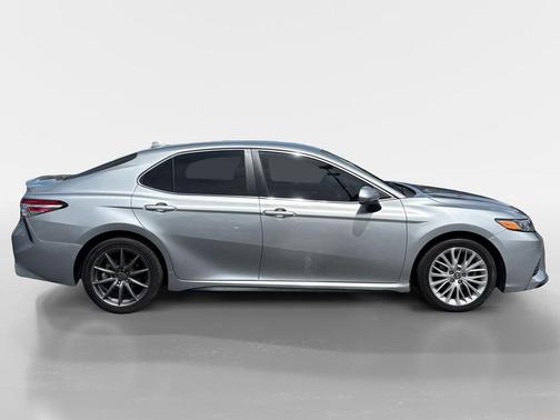 Celestial Silver Metallic 2020 Toyota Camry SE