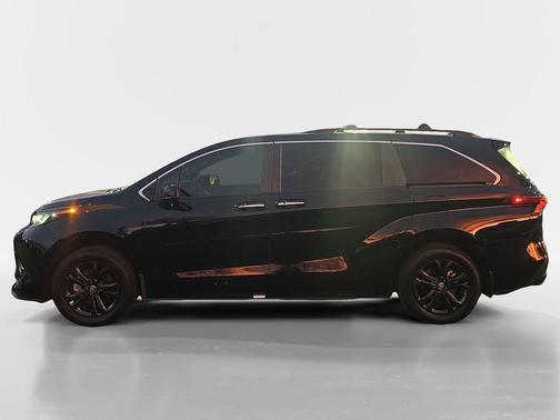 2024 Toyota Sienna Woodland Edition